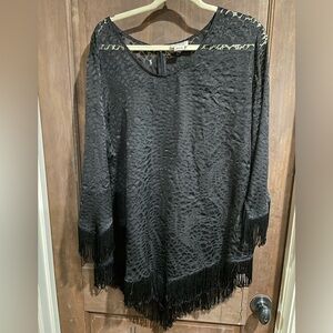 Black ARIAT Pullover. Fringe detail on bottom.  Zipper in back.  Women’s XXL.